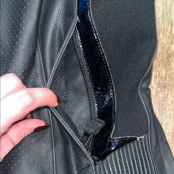 Scorpion exo get stung Women's Black Leather Jacket - Picture 4 of 9